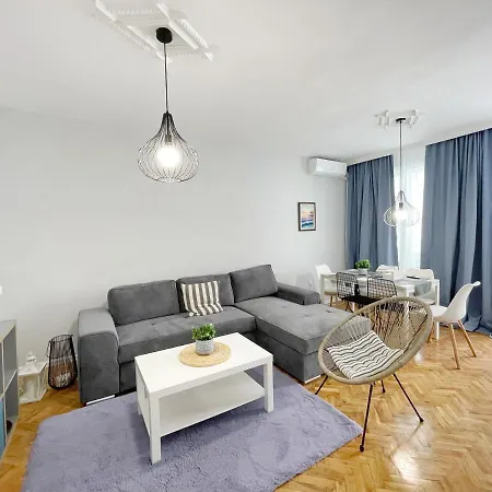 아파트 Holiday Home