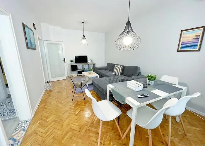 Appartamento Holiday Home Burgas