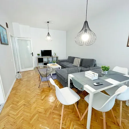 Appartement Holiday Home Burgas